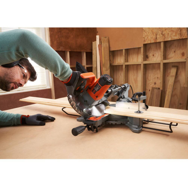 Пила торцовочная сетевая BLACK+DECKER BES701 Пила торцовочная сетевая BLACK+DECKER BES701