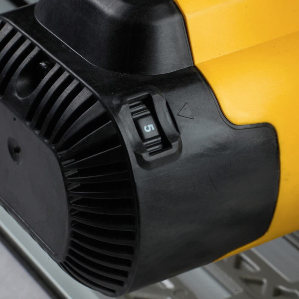 Пила дисковая погружная сетевая DeWALT DWS520KT дисковая погружная DeWALT DWS520KT Пила дисковая погружная сетевая DeWALT DWS520KT дисковая погружная DeWALT DWS520KT