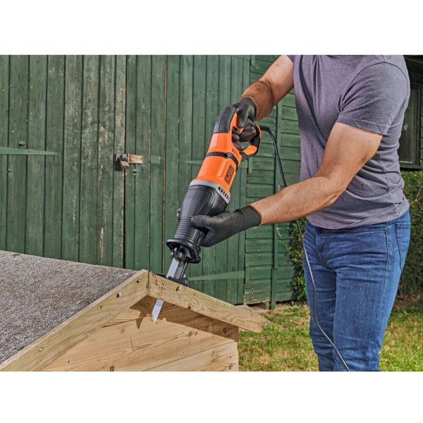 Пила сабельная сетевая BLACK+DECKER BES301 Пила сабельная сетевая BLACK+DECKER BES301