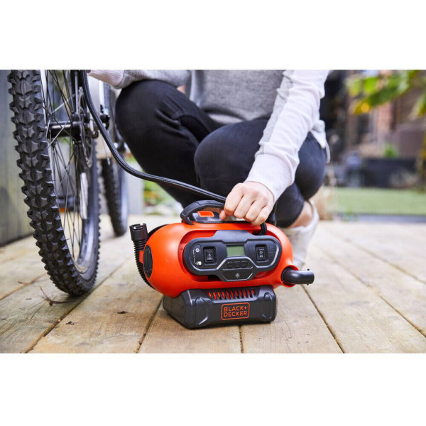 Компресор автомобільний акумуляторний BLACK+DECKER BDCINF18N Компресор автомобільний акумуляторний BLACK+DECKER BDCINF18N