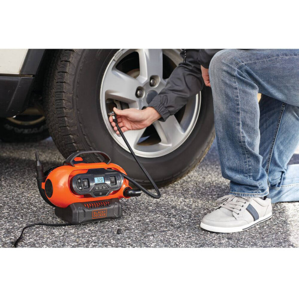 Компресор автомобільний акумуляторний BLACK+DECKER BDCINF18N Компресор автомобільний акумуляторний BLACK+DECKER BDCINF18N