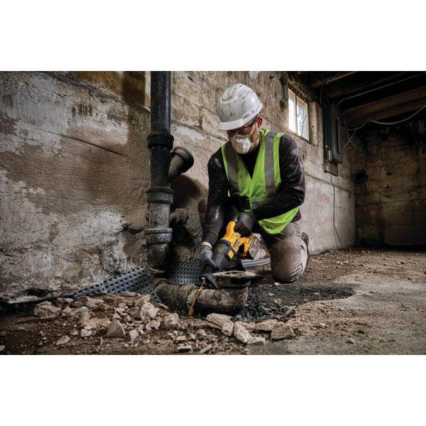 Пила сабельная аккумуляторная DeWALT DCS389NT Пила сабельная аккумуляторная DeWALT DCS389NT