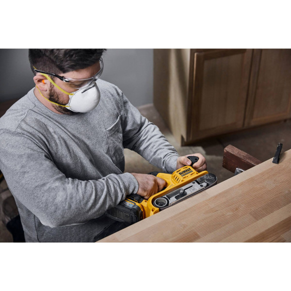 Шліфмашина стрічкова акумуляторна безщіткова DeWALT DCW220N Шліфмашина стрічкова акумуляторна безщіткова DeWALT DCW220N