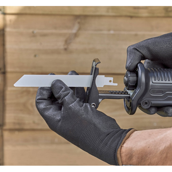 Пила сабельная сетевая BLACK+DECKER BES301K Пила сабельная сетевая BLACK+DECKER BES301K