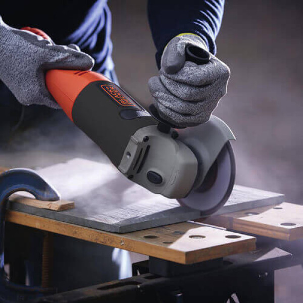 Шлифмашина угловая - болгарка сетевая BLACK+DECKER KG1202K Шлифмашина угловая - болгарка сетевая BLACK+DECKER KG1202K