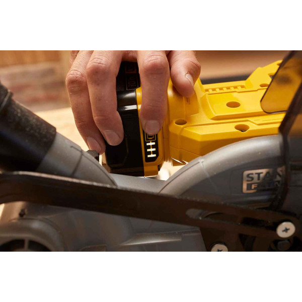 Пила торцювальна акумуляторна STANLEY FATMAX SFMCS701M1 Пила торцювальна акумуляторна STANLEY FATMAX SFMCS701M1