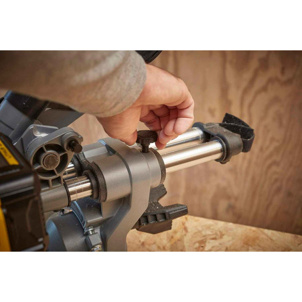 Пила торцювальна акумуляторна STANLEY FATMAX SFMCS701M1 Пила торцювальна акумуляторна STANLEY FATMAX SFMCS701M1