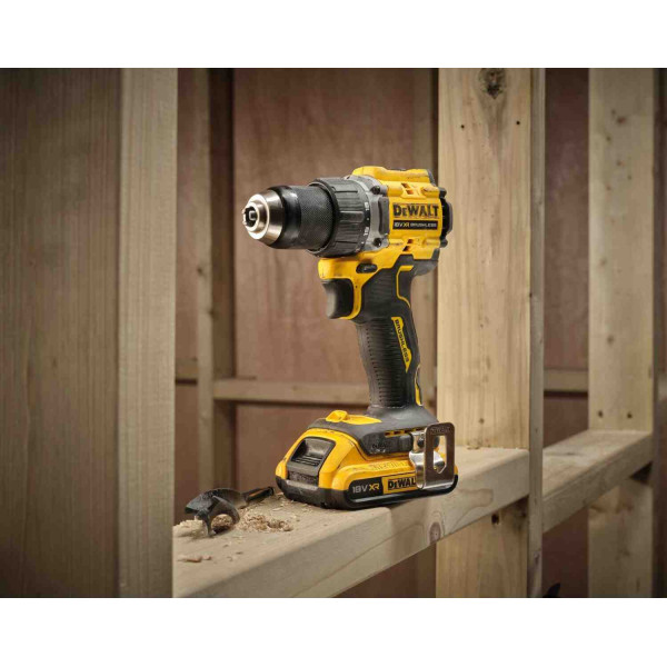 Дриль-шуруповерт акумуляторний безщітковий DeWALT DCD794D2T Дриль-шуруповерт акумуляторний безщітковий DeWALT DCD794D2T
