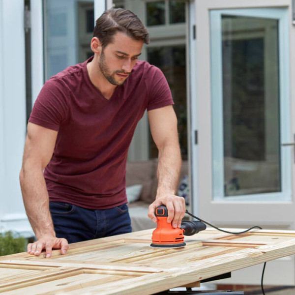 Шліфмашина ексцентрикова мережева BLACK+DECKER BEW210 Шліфмашина ексцентрикова мережева BLACK+DECKER BEW210
