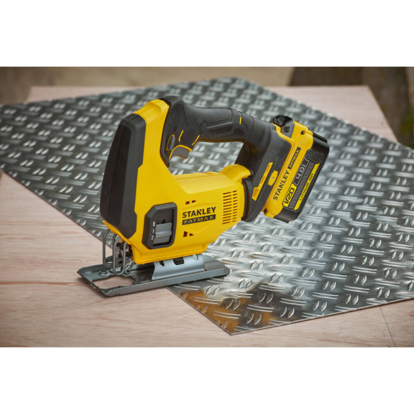 Пила лобзиковая аккумуляторная STANLEY FATMAX SFMCS600B Пила лобзиковая аккумуляторная STANLEY FATMAX SFMCS600B