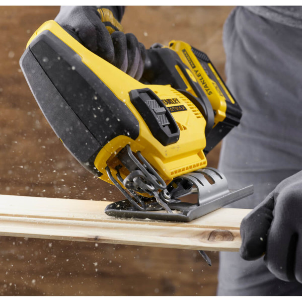 Пила лобзиковая аккумуляторная STANLEY FATMAX SFMCS600B Пила лобзиковая аккумуляторная STANLEY FATMAX SFMCS600B