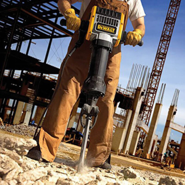 Молоток отбойный сетевой DeWALT D25981K Молоток отбойный сетевой DeWALT D25981K
