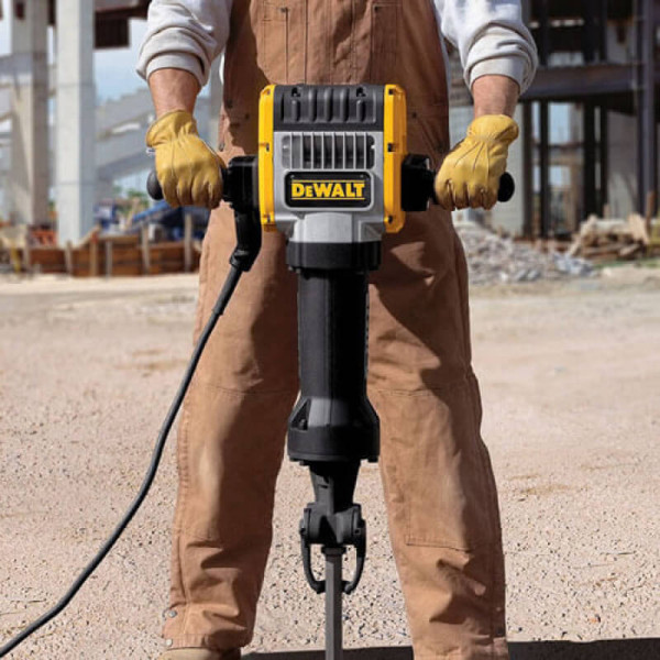 Молоток отбойный сетевой DeWALT D25981K Молоток отбойный сетевой DeWALT D25981K