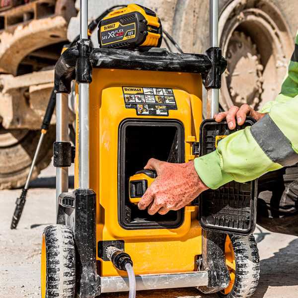 Мийка високого тиску акумуляторна безщіткова DeWALT DCMPW1600N Мийка високого тиску акумуляторна безщіткова DeWALT DCMPW1600N