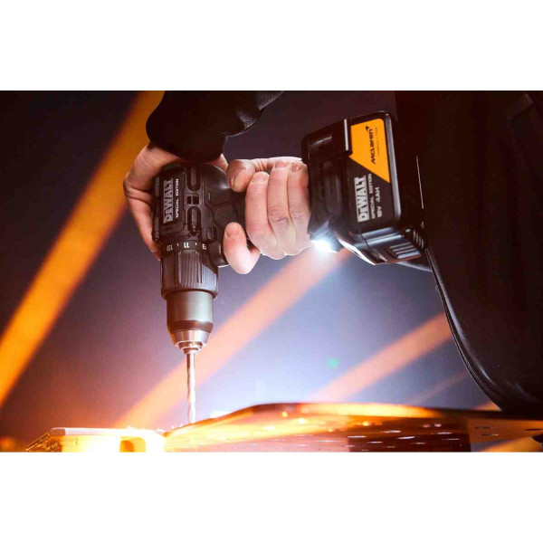 Дриль-шурупокрут ударний McLaren F1 TEAM SPECIAL EDITION DeWALT DCD86MM2KT Дриль-шурупокрут ударний McLaren F1 TEAM SPECIAL EDITION DeWALT DCD86MM2KT