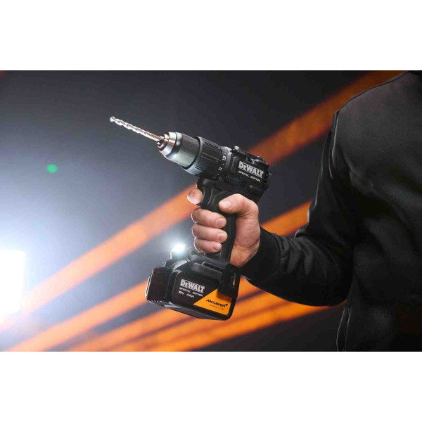 Дриль-шурупокрут ударний McLaren F1 TEAM SPECIAL EDITION DeWALT DCD86MM2KT Дриль-шурупокрут ударний McLaren F1 TEAM SPECIAL EDITION DeWALT DCD86MM2KT