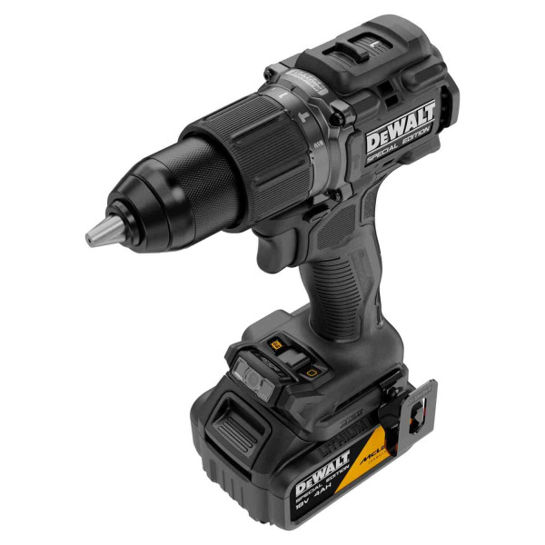Дриль-шурупокрут ударний McLaren F1 TEAM SPECIAL EDITION DeWALT DCD86MM2KT Дриль-шурупокрут ударний McLaren F1 TEAM SPECIAL EDITION DeWALT DCD86MM2KT