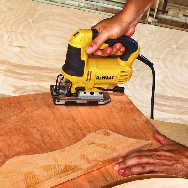 Пилка лобзикова мережева DeWALT DWE349 Пилка лобзикова мережева DeWALT DWE349