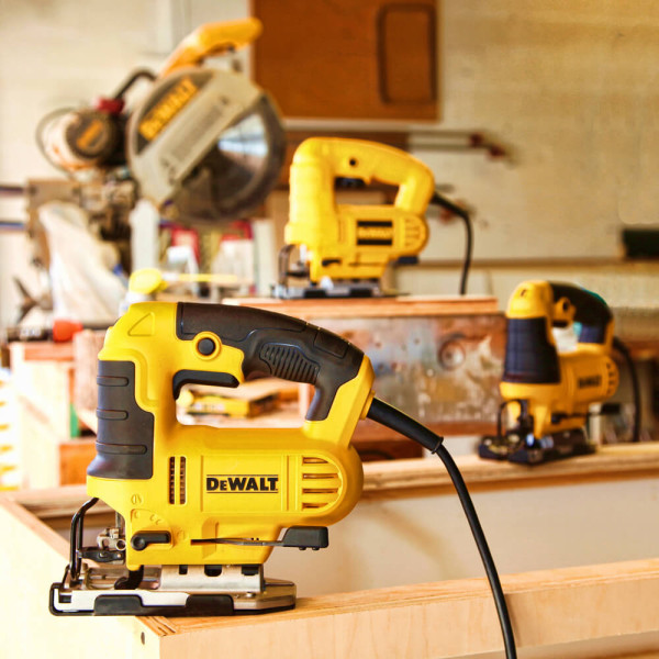 Пилка лобзикова мережева DeWALT DWE349 Пилка лобзикова мережева DeWALT DWE349