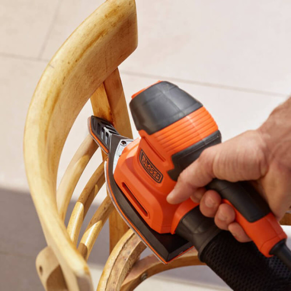 Шліфмашина вібраційна мережева BLACK+DECKER BEW200 Шліфмашина вібраційна мережева BLACK+DECKER BEW200