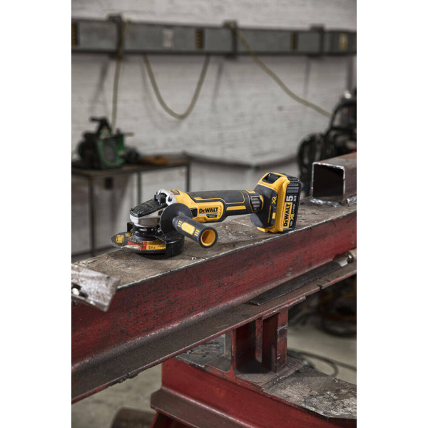 Шліфмашина кутова - болгарка акумуляторна безщіткова DeWALT DCG405P3 Шліфмашина кутова - болгарка акумуляторна безщіткова DeWALT DCG405P3
