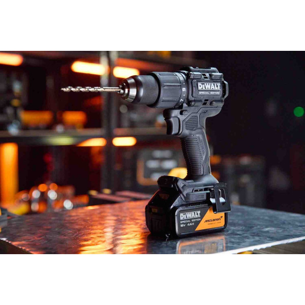 Дриль-шурупокрут ударний McLaren F1 TEAM SPECIAL EDITION DeWALT DCD86MM2T