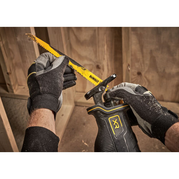 Пила сабельная аккумуляторная DeWALT DCS382N Пила сабельная аккумуляторная DeWALT DCS382N
