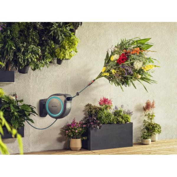 Котушка настінна Gardena RollUp L бірюзова + набір для поливу 30 м Котушка настінна Gardena RollUp L бірюзова + набір для поливу 30 м