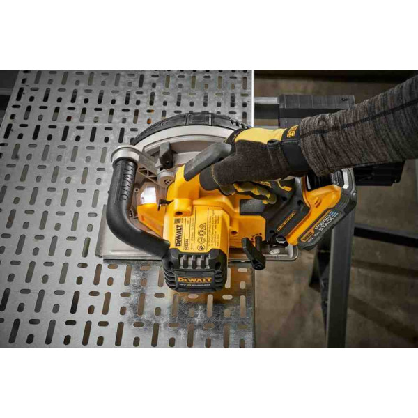 Пилка дискова по металу акумуляторна DeWALT DCS383H2 Пилка дискова по металу акумуляторна DeWALT DCS383H2