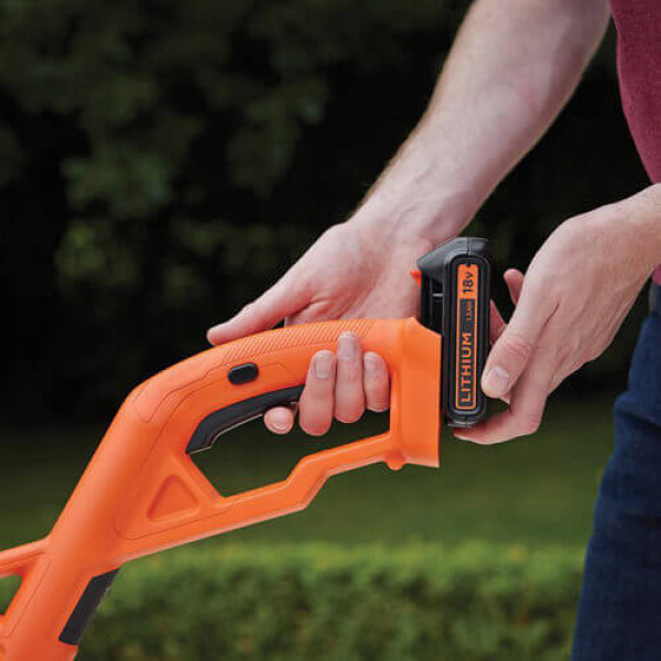 Триммер аккумуляторный BLACK+DECKER ST182320 Триммер аккумуляторный BLACK+DECKER ST182320