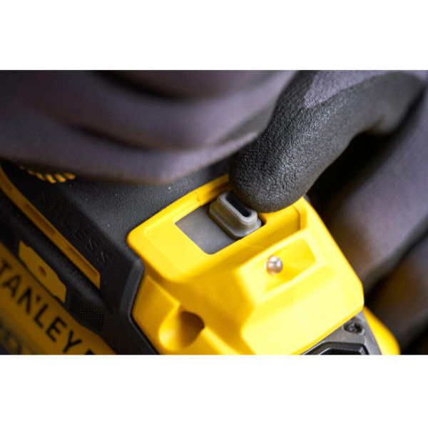 Гайковерт ударний акумуляторний STANLEY FATMAX SFMCF940M1 Гайковерт ударний акумуляторний STANLEY FATMAX SFMCF940M1