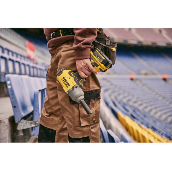 Гайковерт ударний акумуляторний STANLEY FATMAX SFMCF940M1 Гайковерт ударний акумуляторний STANLEY FATMAX SFMCF940M1