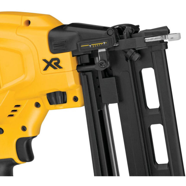Пістолет цвяхозабивний акумуляторний безщітковий DeWALT DCN662N Пістолет цвяхозабивний акумуляторний безщітковий DeWALT DCN662N