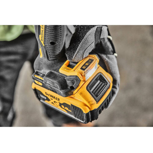 Дриль-шуруповерт акумуляторний безщітковий DeWALT DCD800P2T Дриль-шуруповерт акумуляторний безщітковий DeWALT DCD800P2T