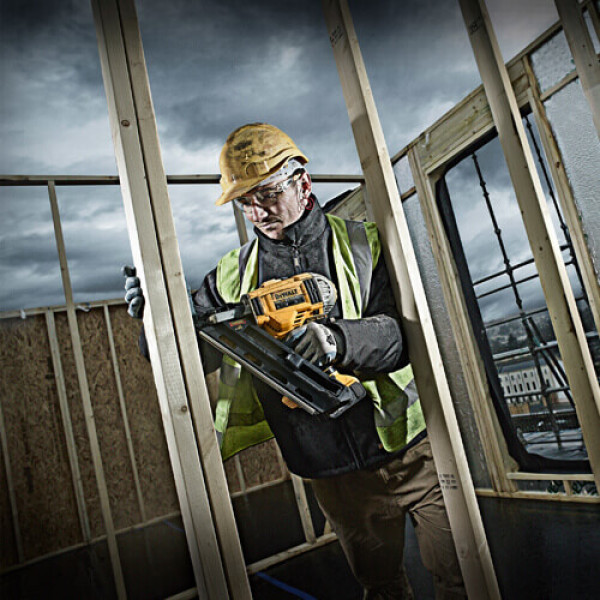 Пістолет цвяхозабивний акумуляторний безщітковий DeWALT DCN692N Пістолет цвяхозабивний акумуляторний безщітковий DeWALT DCN692N