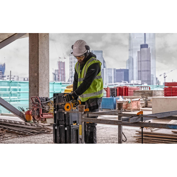 Шлифмашина угловая - болгарка аккумуляторная бесщеточная DeWALT DCG418NT Шлифмашина угловая - болгарка аккумуляторная бесщеточная DeWALT DCG418NT