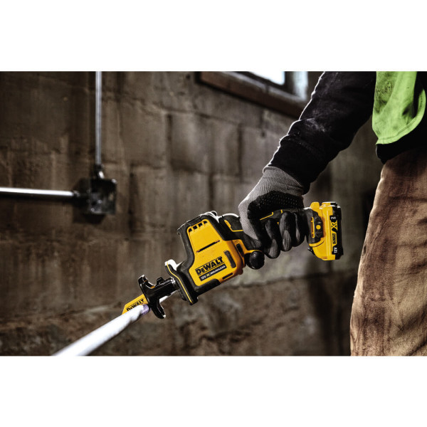 Пила шабельна акумуляторна безщіткова DeWALT DCS312D2 Пила шабельна акумуляторна безщіткова DeWALT DCS312D2