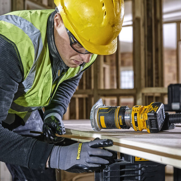 Фрезер акумуляторний безщітковий DeWALT DCW604NT Фрезер акумуляторний безщітковий DeWALT DCW604NT
