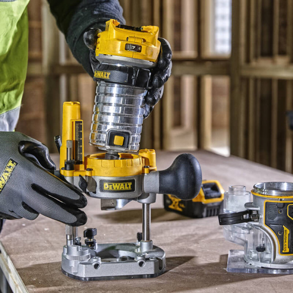 Фрезер акумуляторний безщітковий DeWALT DCW604NT Фрезер акумуляторний безщітковий DeWALT DCW604NT