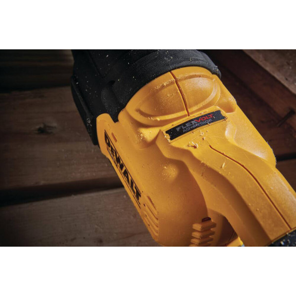Пила сабельная аккумуляторная DeWALT DCS386NT Пила сабельная аккумуляторная DeWALT DCS386NT