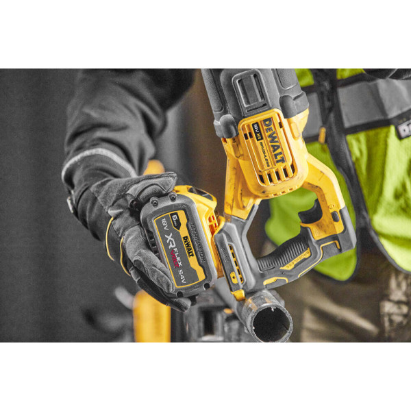 Пила сабельная аккумуляторная DeWALT DCS386NT Пила сабельная аккумуляторная DeWALT DCS386NT