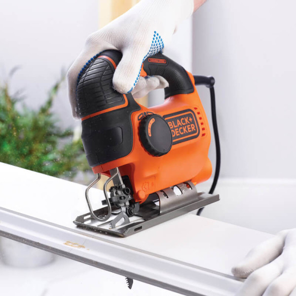 Пила лобзиковая сетевая BLACK+DECKER KS901PEK Пила лобзиковая сетевая BLACK+DECKER KS901PEK